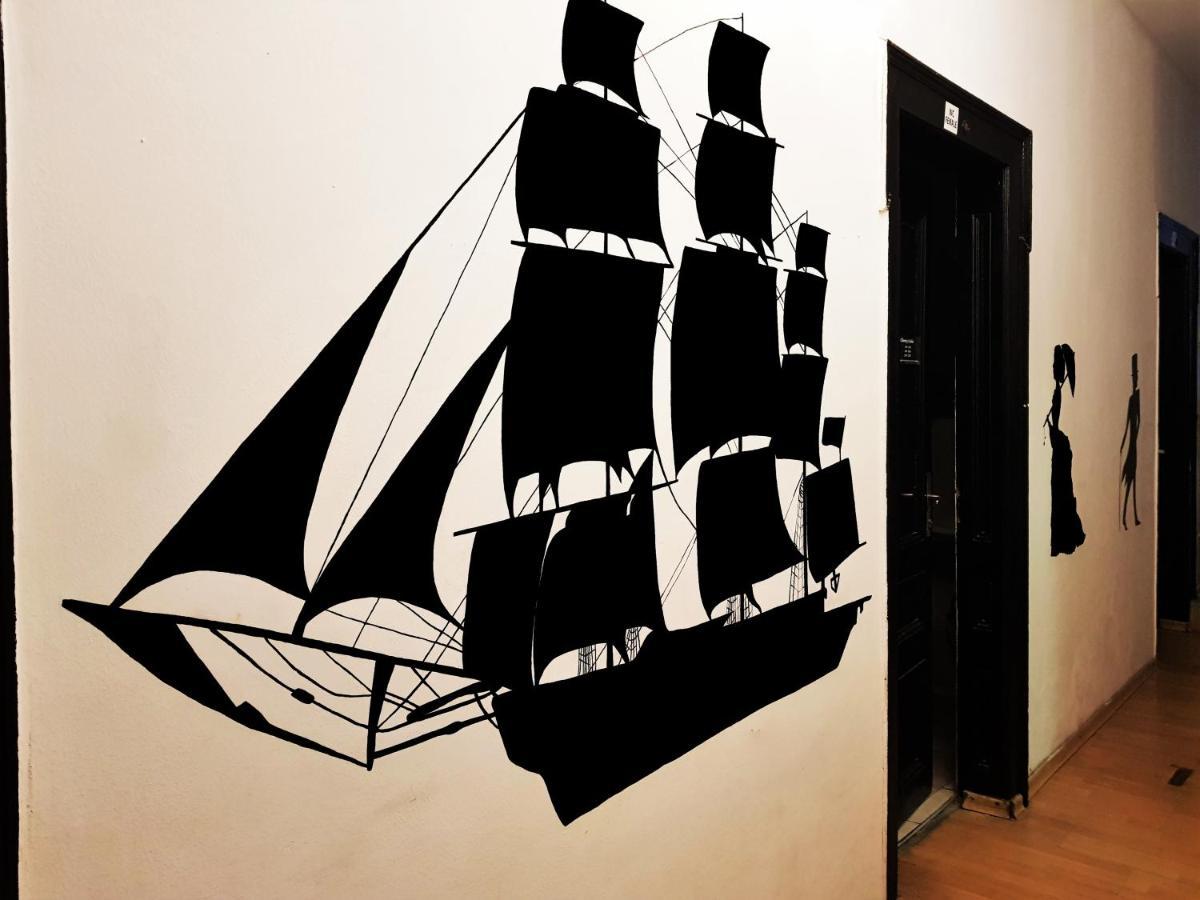 "No Party & Many Rules" Hostel N1 Σόφια Εξωτερικό φωτογραφία
