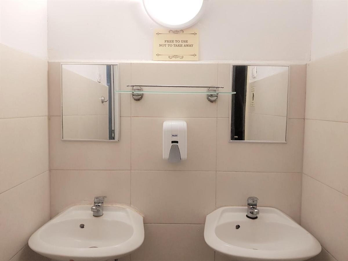 "No Party & Many Rules" Hostel N1 Σόφια Εξωτερικό φωτογραφία
