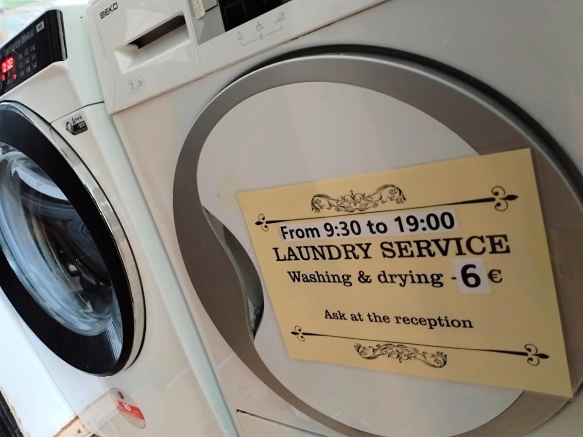 "No Party & Many Rules" Hostel N1 Σόφια Εξωτερικό φωτογραφία